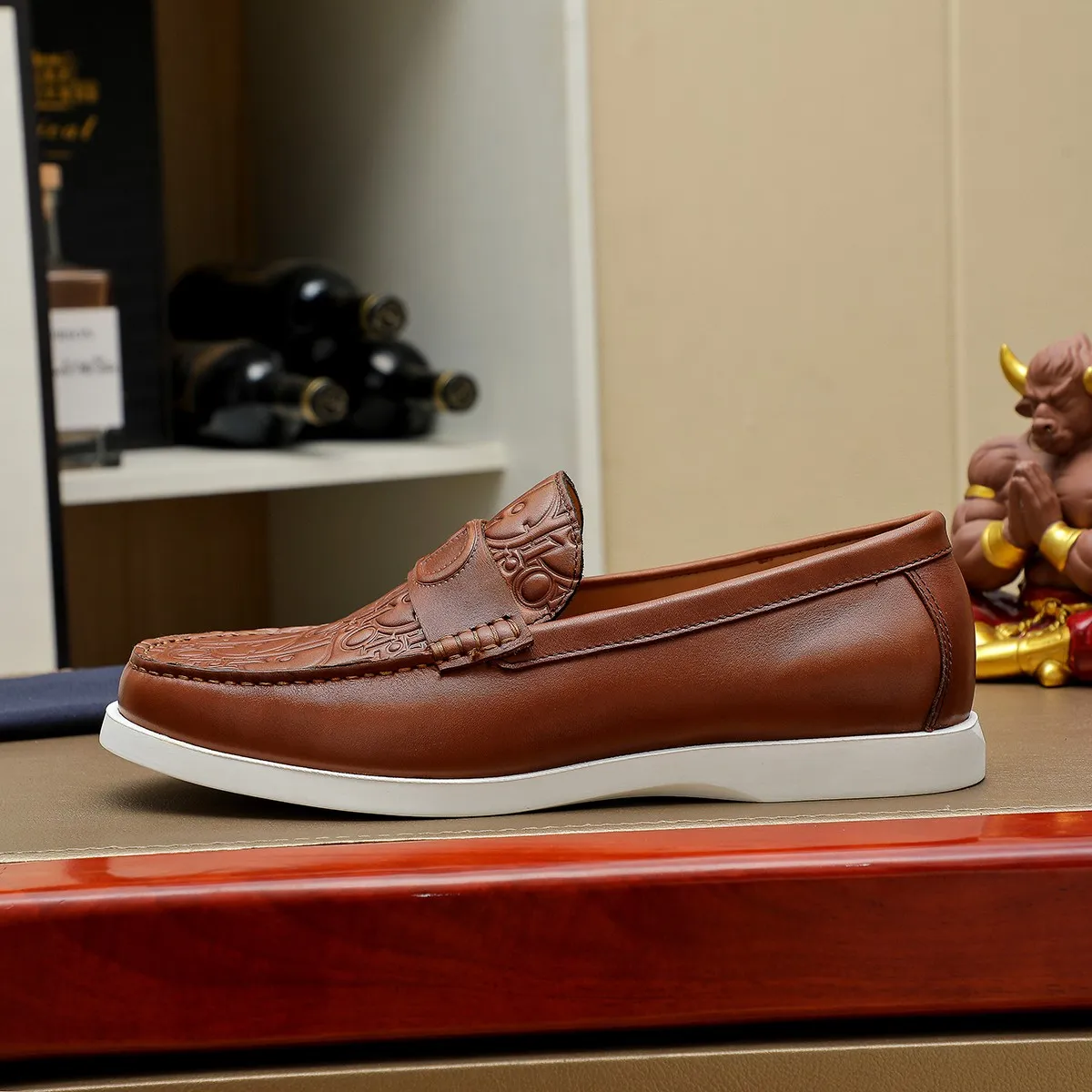 Men's clothing and shoes 💰460 💰🔥[Dior] High-end top-notch 🔝 purchasing agent 🔍🔍The latest 🇺🇸 counters are on sale simultaneously, original Italian brand · brand totem cloth sewn with brand cloth label · paired with calfskin · (high-end, nobility and class) exquisite workmanship (cow Leather lining) Sole: Original two-color sole ⚠️outsole specially provided by the original factory. Comfortable, wear-resistant, non-slip, real-life photoshoot🎬The real thing is more beautiful🔍Color: Color optional💕💕Number of yards: 39-44 (customized at 38.45.46)...